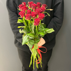 15 высоких красных роз 70 см фото