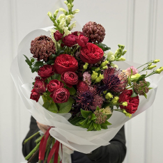 Букет цветов "Crimson Depth" фото