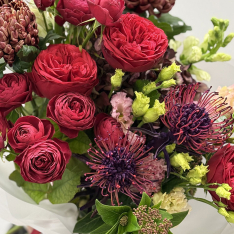 Букет цветов "Crimson Depth" фото