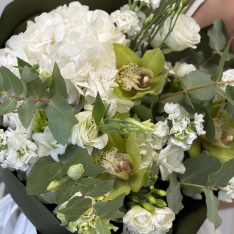 Bouquet of flowers "Green Whisper" photo