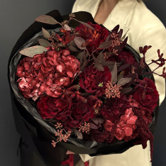 Bouquet of flowers "Red Eclipse" photo