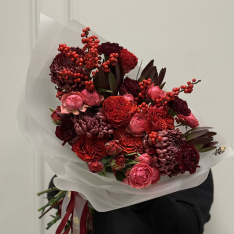 Букет цветов "Red Symphony" фото