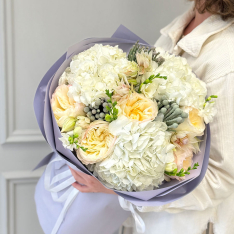 Bouquet of flowers "Soft Charm" photo