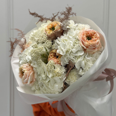 Bouquet of flowers "Tender Frost" photo