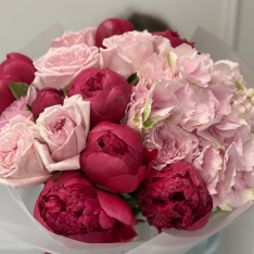 Bouquet of flowers "Velvet Romance" photo