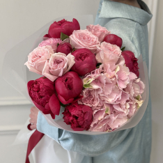 Bouquet of flowers "Velvet Romance" photo