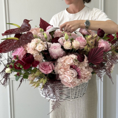 Композиція у кошику "Raspberry Elegance" фото