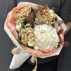 Autumn bouquet of flowers "Golden Leaves" photo