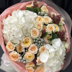 Author's bouquet of flowers "Peachy Bliss" photo