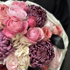 Author's bouquet of flowers "Selena's Night" photo