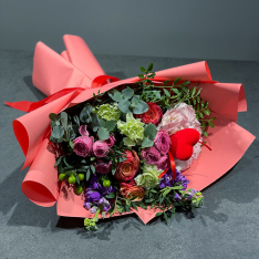 Авторский букет цветов «With Love» | размер S фото