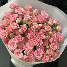 19 кустовых кенийских роз в ассортименте фото
