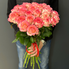 25 розовых роз Jumilia 70 см фото