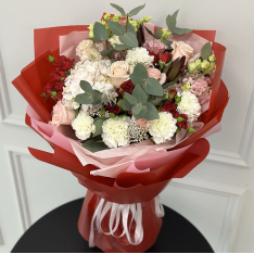 Bouquet of flowers “Amore” photo