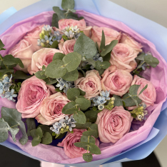 Авторский букет цветов с пионовидной розой фото