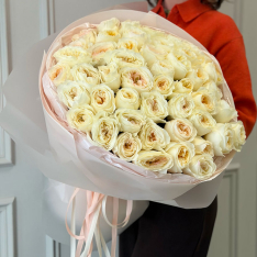 51 пионовидная роза «Вики Гарден» фото