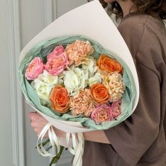 Bouquet of flowers «Peach Melody» photo