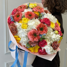 Bouquet of flowers «Royal Spring Symphony» photo