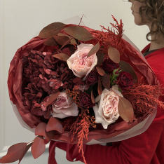 Букет квітів "Deep Ruby Touch" фото