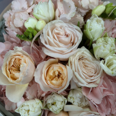 Букет квітів "Delicate Charm" фото