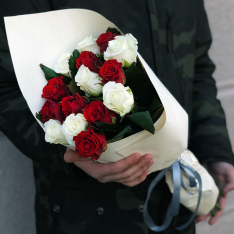 11 троянд мікс червоно-білі 50 см фото