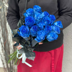 15 голландских синих роз 60 см фото