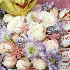 Коробочка с цветами и конфетами «Сад Эдема» фото