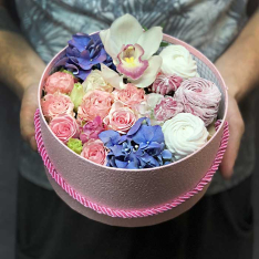 Коробочка с цветами и зефиром «Нектар» фото