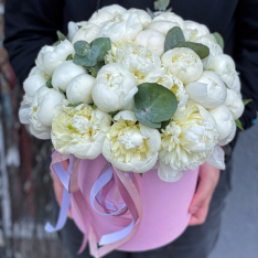 39 Dutch white peonies in a hat box photo