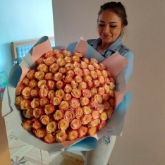 101 эквадорская роза 60 см в ассортименте фото