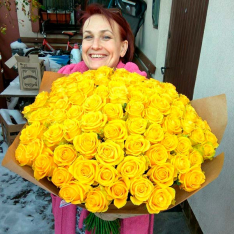 101 желтая роза Пени Лейн 60 см фото
