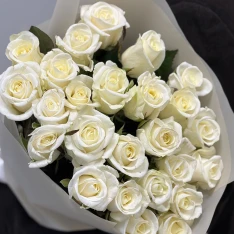 25 білих троянд Beluga 50 см  