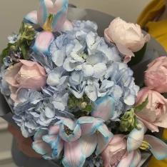 Букет квітів "Airy Blue" 