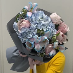 Букет квітів "Airy Blue" 