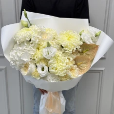 Букет квітів "Crystal Glow" 