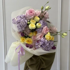 Букет квітів "Pastel Symphony" 