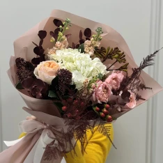 Букет квітів "Powder Grace" 