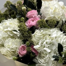 Букет квітів "Pure Tenderness" 