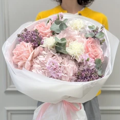 Букет квітів "Quiet Elegance" 