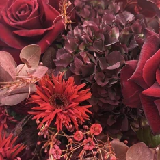 Букет квітів "Red Obsession" 