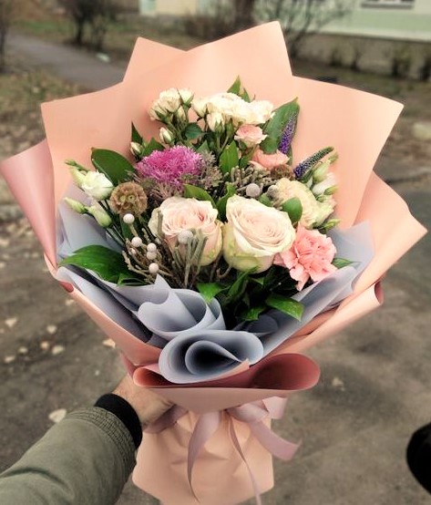 Фото доставки квітів в Одесі